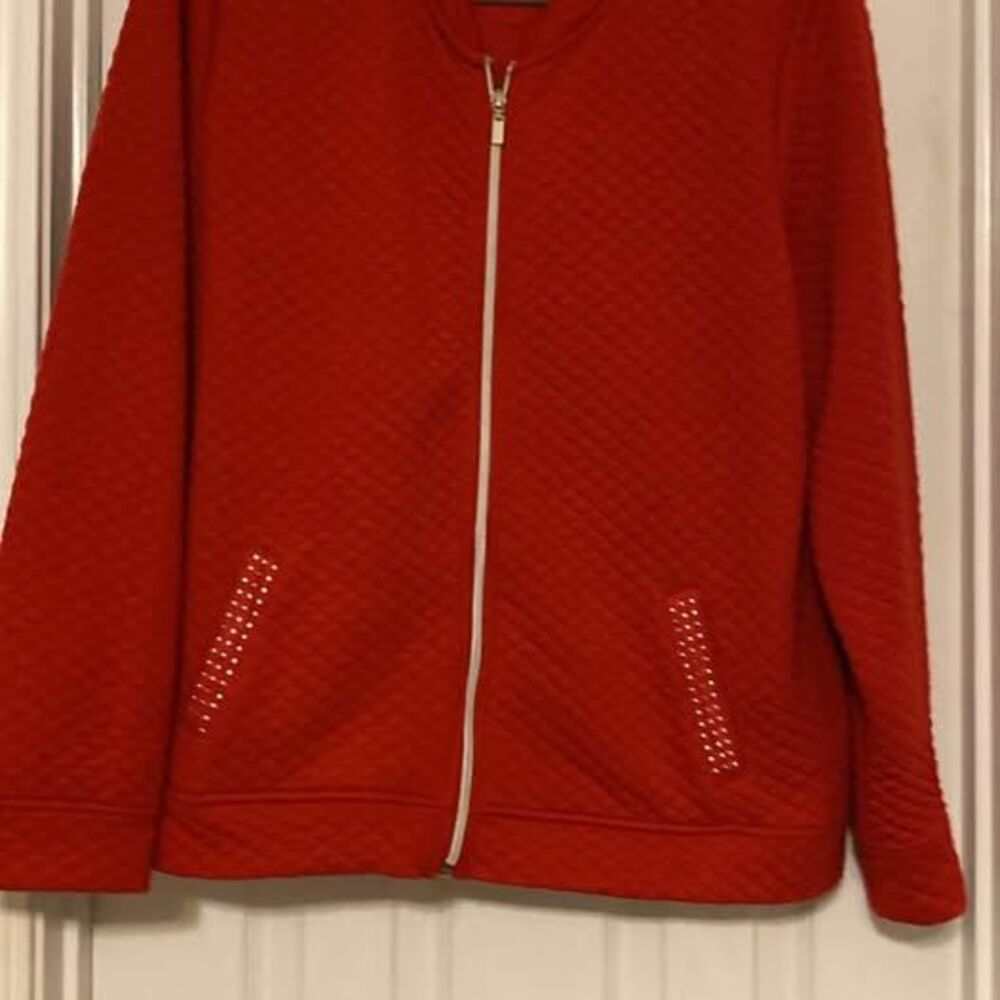 Women’s Red Onque Casuals‎ size XL Zip up jacket.